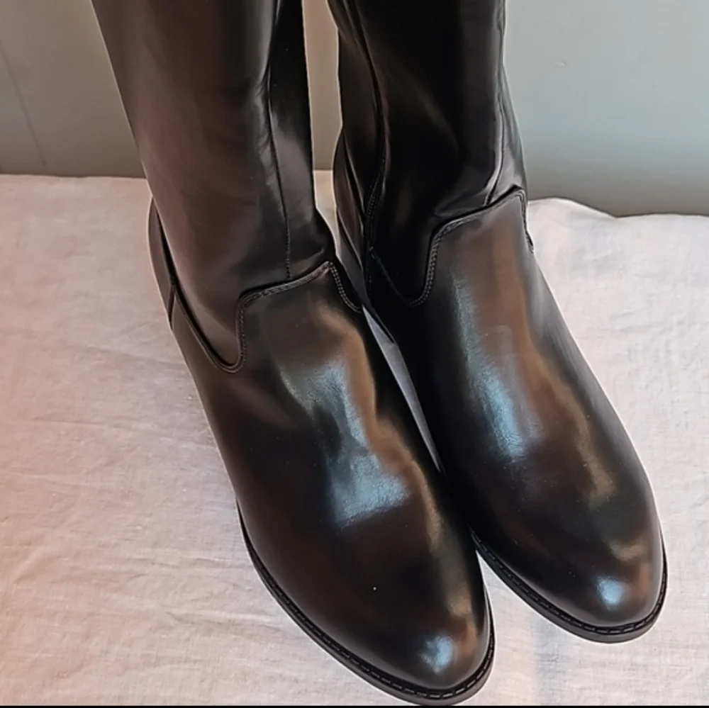 Tommy Hilfiger black knee length boots equestrian size 11